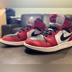 Nike Jordan 1 Mid Black Toe